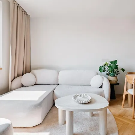 Becomfy - Exclusive Old Town Apartmán
